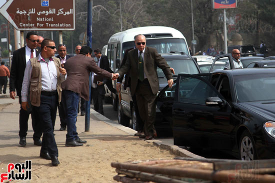 محافظ القاهرة يتفقد أعمال تطوير كوبرى الجلاء (2)