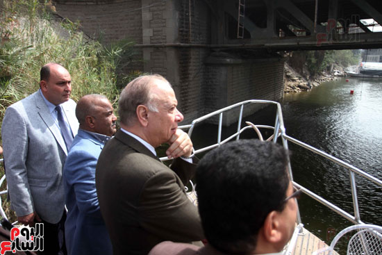 محافظ القاهرة يتفقد أعمال تطوير كوبرى الجلاء (15)