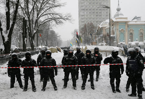 الشرطة الأوكرانية تفرض كردون أمنى أمام البرلمان