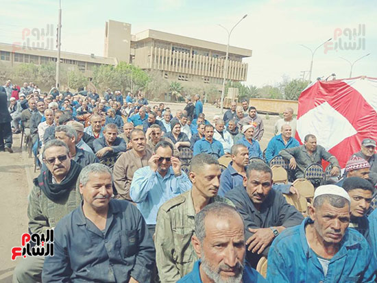 العمال يعلنون دعم الرئيس السيسي