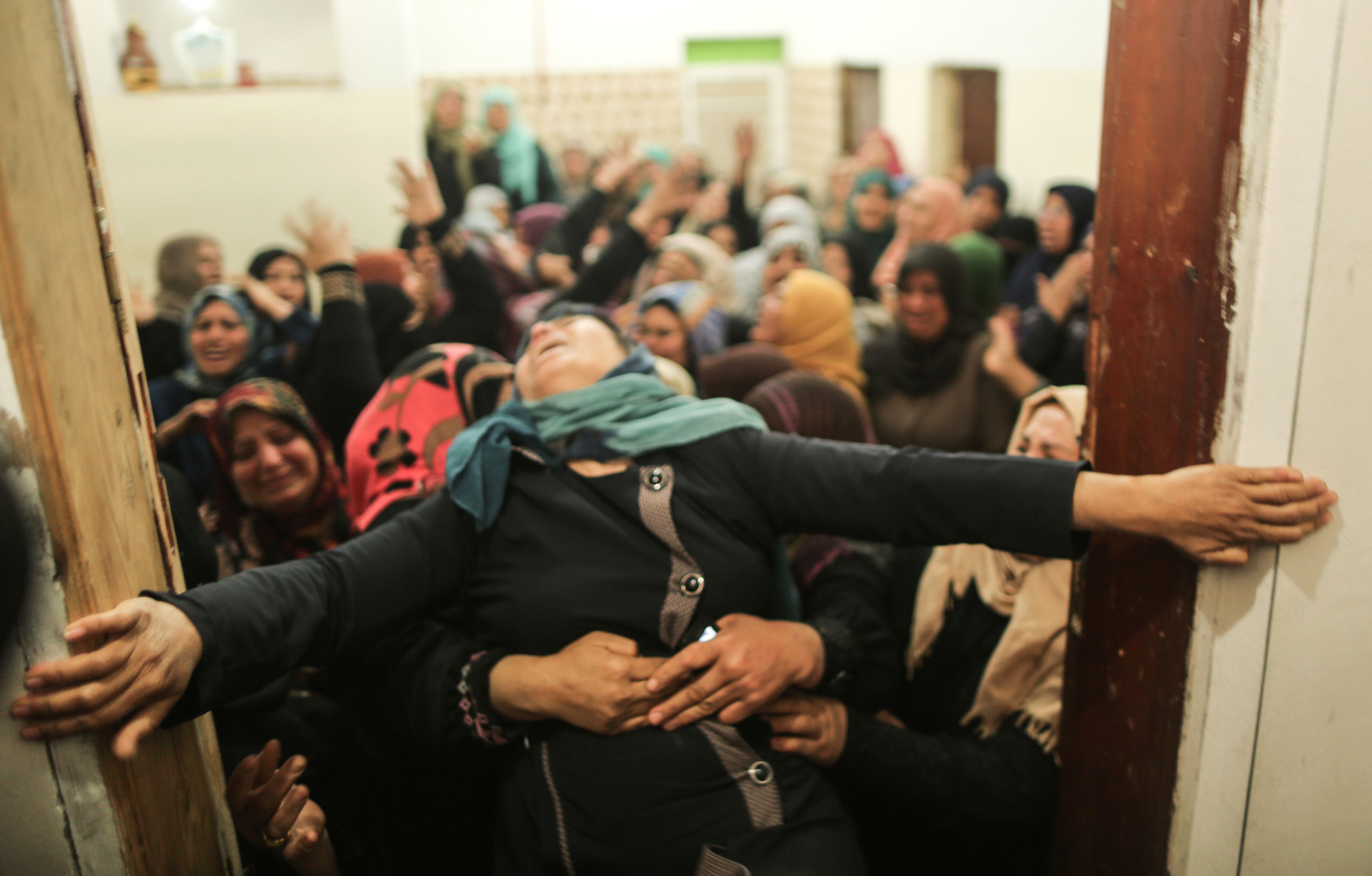 صراخ وعويل نساء فلسطين