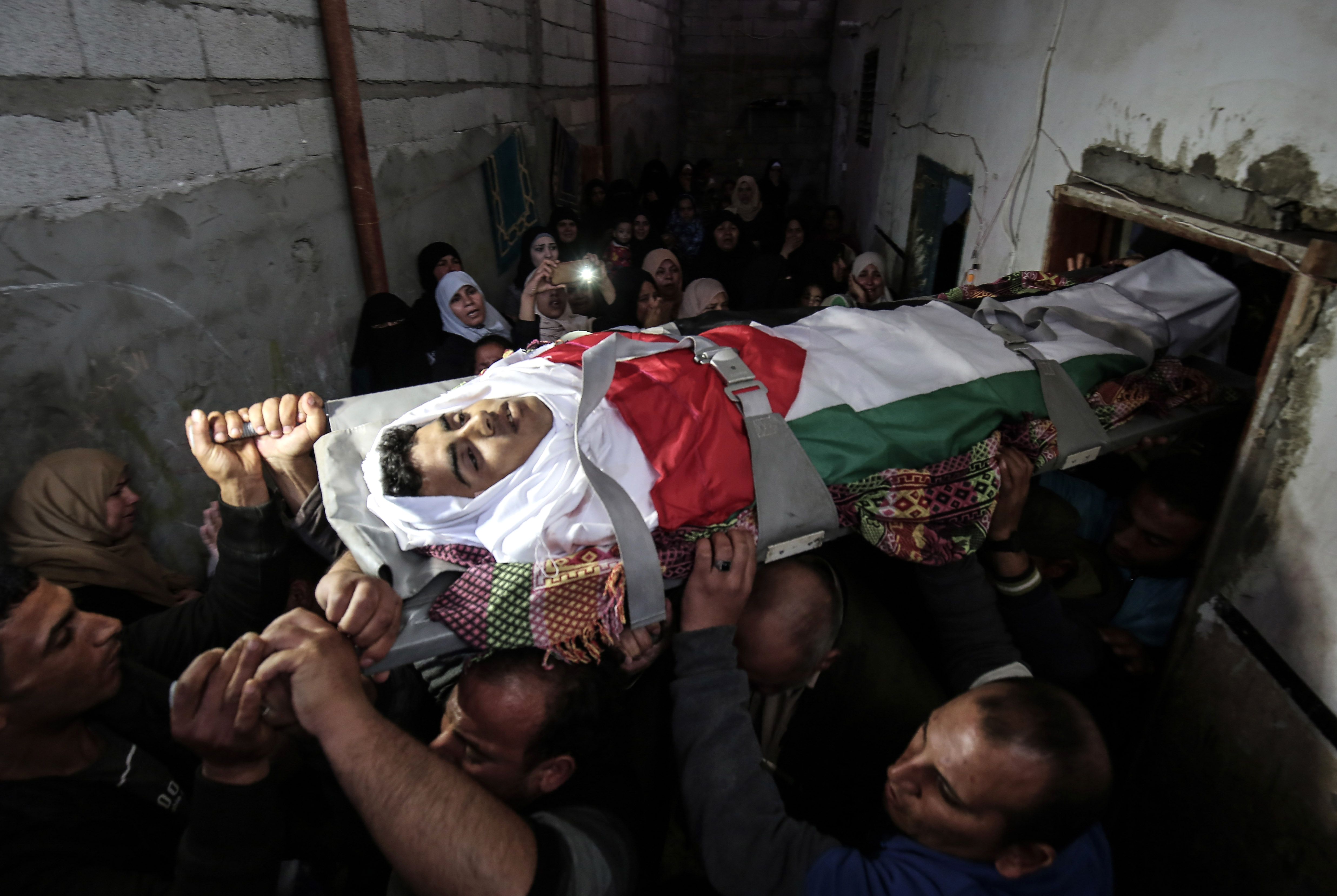 جانب من تشييع جثمان شهيد فلسطينى