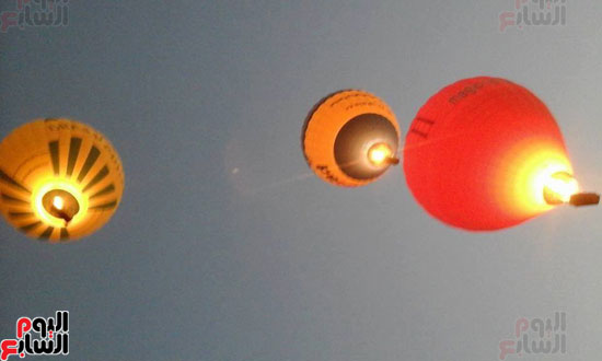                       البالونات تغرد فى السماء