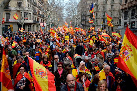 آلاف المتظاهرين فى إقليم كتالونيا