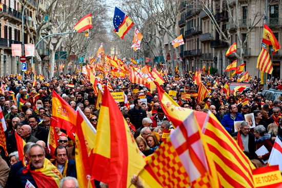 مظاهرة ضد انفصال إقليم كتالونيا عن إسبانيا