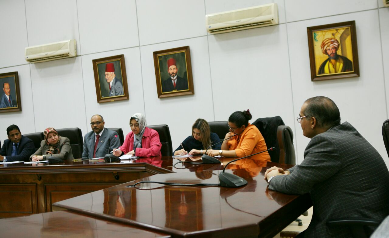 اجتماع وزير الآثار مع ممثلى الجامعات المصرية (2)