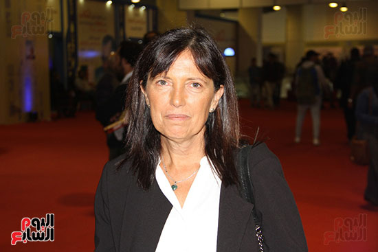 الكاتبة الأرجنتينية كلاوديا بينيرو
