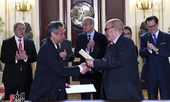 توقيع اتفاقيه بين الكهرباء واحدى التحالفات الاجنبيه (2)