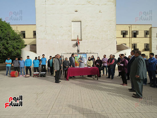 اليوم السابع يرصد ترديد طلاب مدرستين بالقاهرة نشيد الصاعقة (24)
