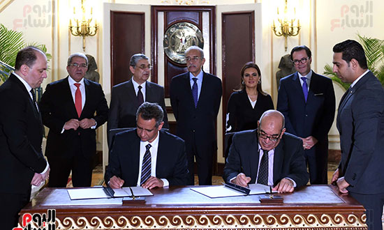 توقيع اتفاقيه بين الكهرباء واحدى التحالفات الاجنبيه (1)