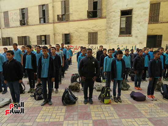 اليوم السابع يرصد ترديد طلاب مدرستين بالقاهرة نشيد الصاعقة (2)