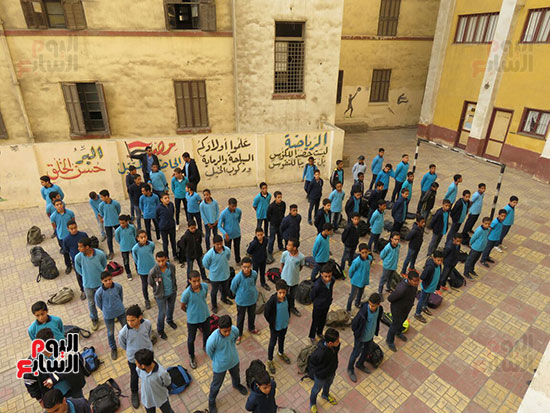 اليوم السابع يرصد ترديد طلاب مدرستين بالقاهرة نشيد الصاعقة (18)