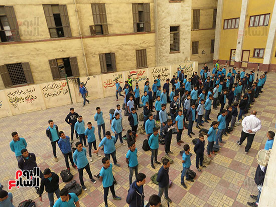 اليوم السابع يرصد ترديد طلاب مدرستين بالقاهرة نشيد الصاعقة (12)