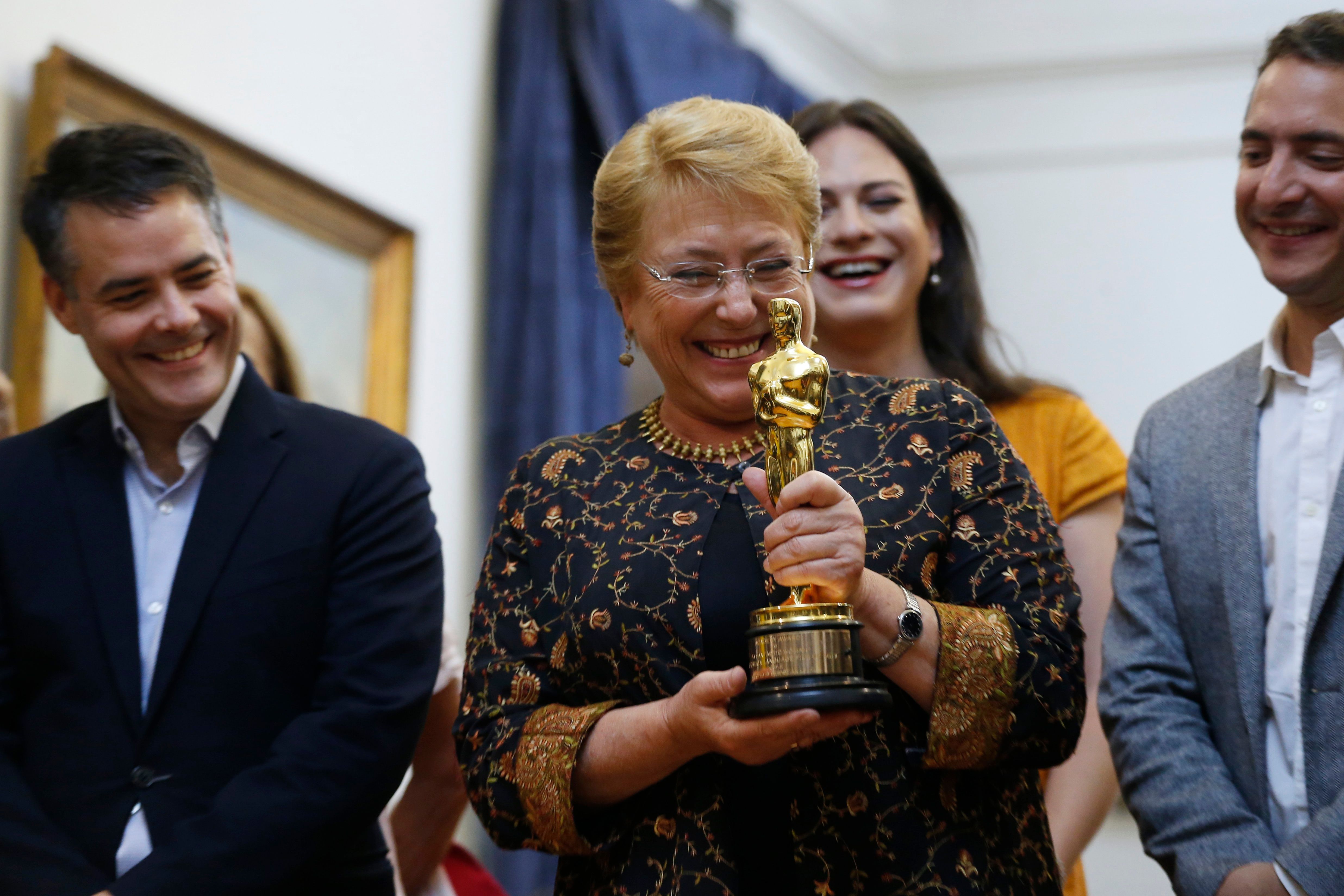 رئيسة تشيلي ميشال باشليت تحتفل بجائزة الأوسكار أفضل فيلم أجنبي