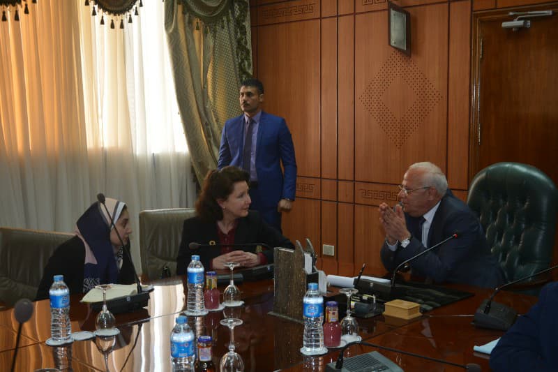 محافظ بورسعيد يستقبل القنصل العام الامريكي