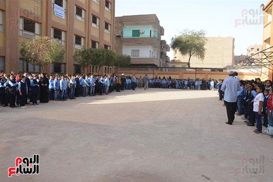 مدارس الأقصر تحتفى بنشيد القوات المسلحة الجديد