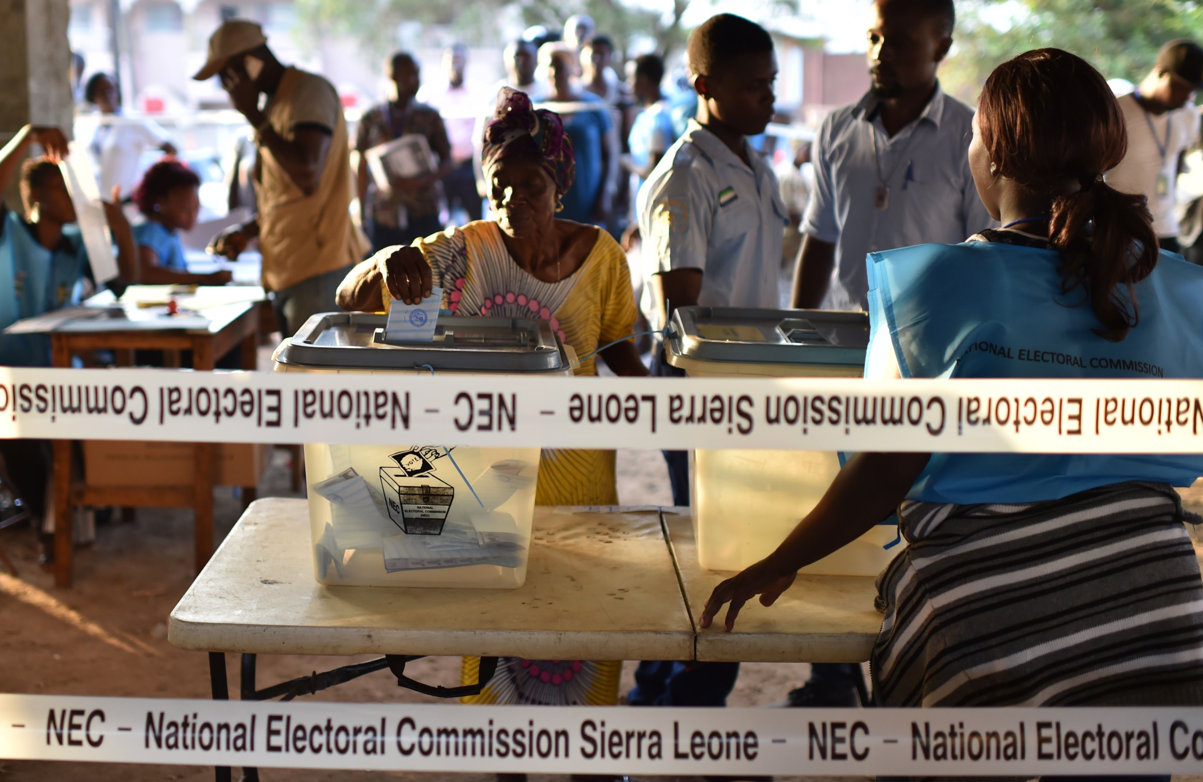 جانب من عملية الاقتراع فى سيراليون