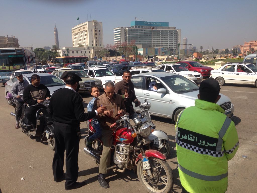 امن القاهرة يشن حملة مكبرة لازالة الاشغالات  (2)