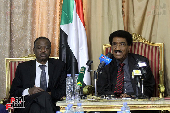 مؤتمر صحفى للسفير السودانى بالقاهرة عقب تسلمه مهام عمله (1)