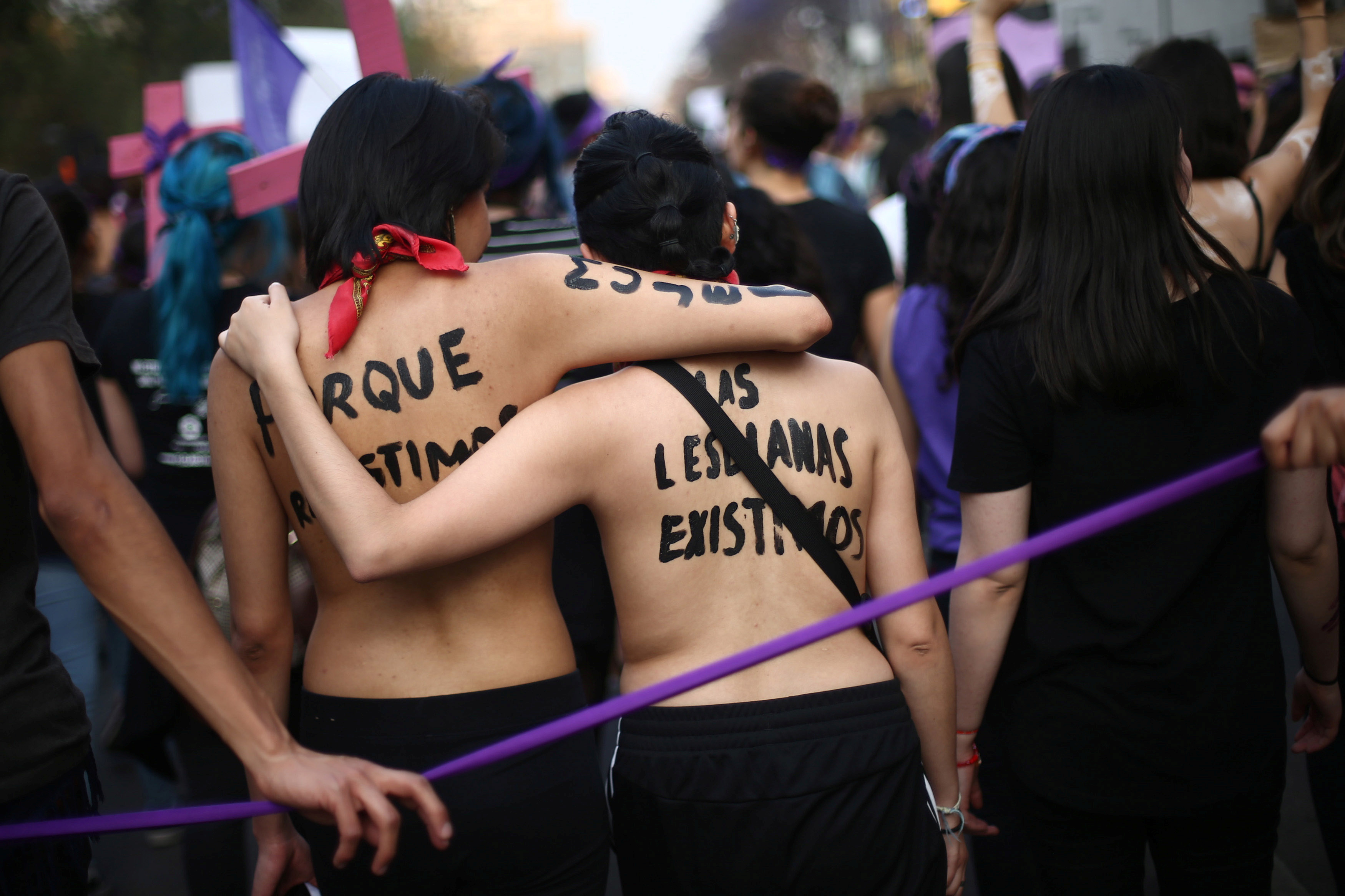 فتيات عاريات فى احتجاجات المكسيك