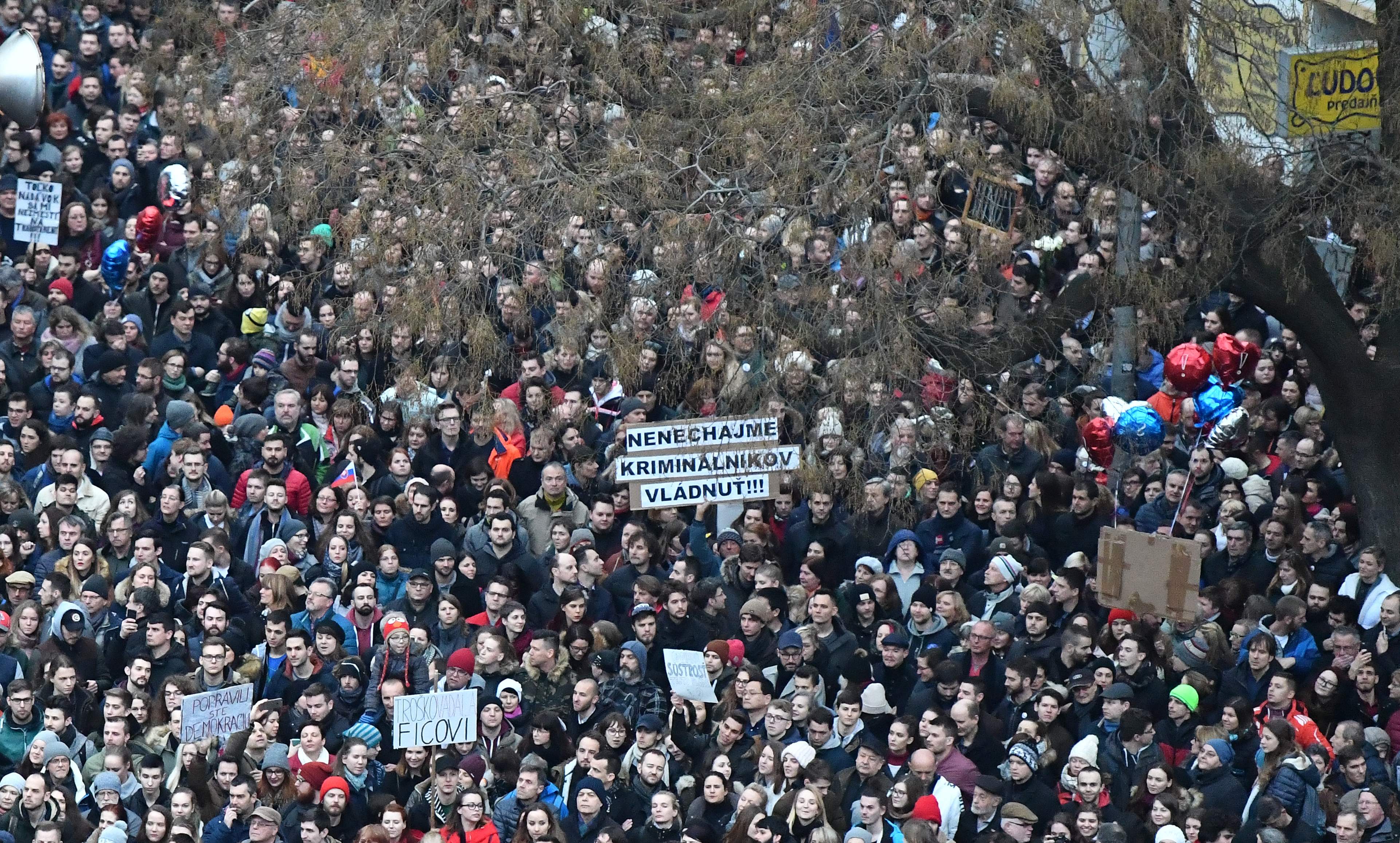 مظاهرات ضخمة تجتاح سلوفاكيا احتجاجا على الفساد