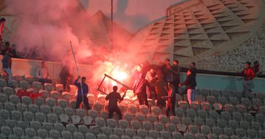 احداث الشغب فى مباراة الاهلى