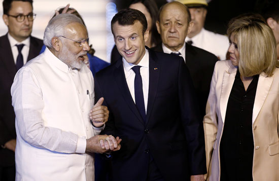 الرئيس الفرنسى يصل الهند فى أول زيارة رسمية له
