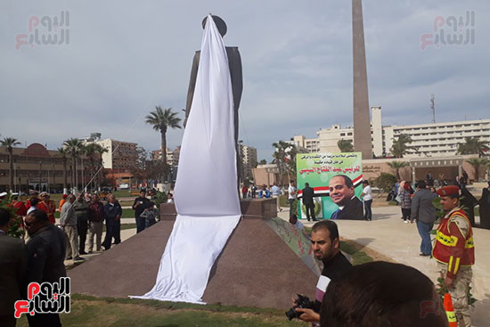 تمثال عبدالمنعم رياض يعود لبورسعيد (12)