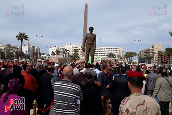 تمثال عبدالمنعم رياض يعود لبورسعيد (8)