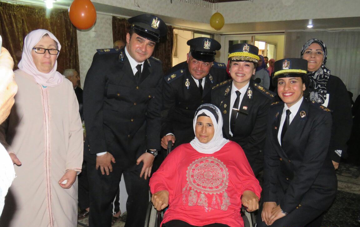صورة تذكارية للضباط و المرضى صورة تذكارية للضباط و المرضى