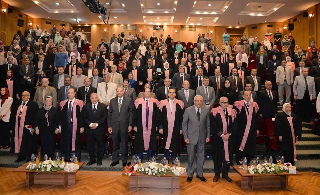 احتفالية عيد العلم بجامعة المنصورة وتكريم عدد من الوزراء السابقين (1)