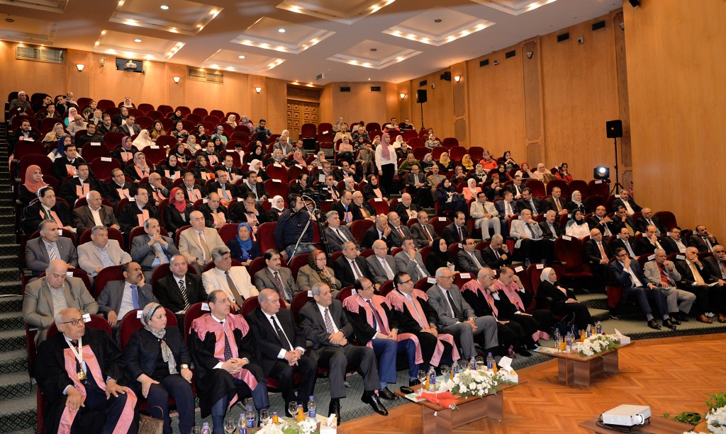 احتفالية عيد العلم بجامعة المنصورة وتكريم عدد من الوزراء السابقين (7)