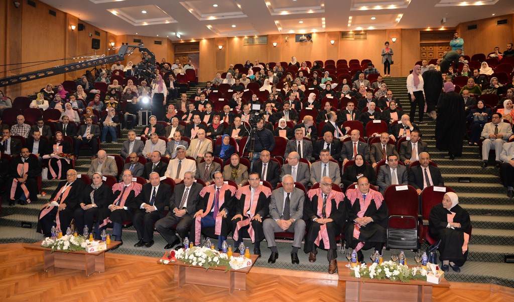 احتفالية عيد العلم بجامعة المنصورة وتكريم عدد من الوزراء السابقين (2)