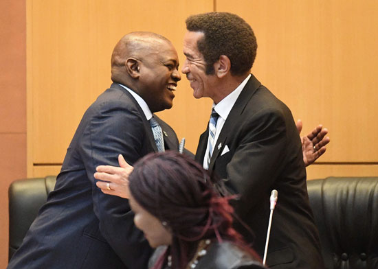رئيس بتسوانا السابق ورئيس بتسوانا الجديد 