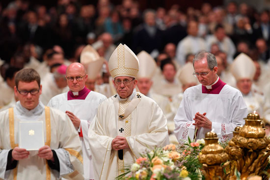 بابا الفاتيكان يترأس قداس عيد الفصح