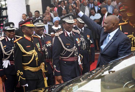 جانب من وصول موكجاليسي ماسيسي رئيس بتسوانا الجديد 