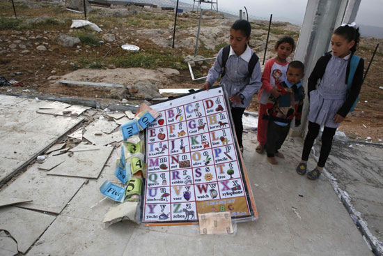  لومن أعمال الأطفال الفلسطينيين 