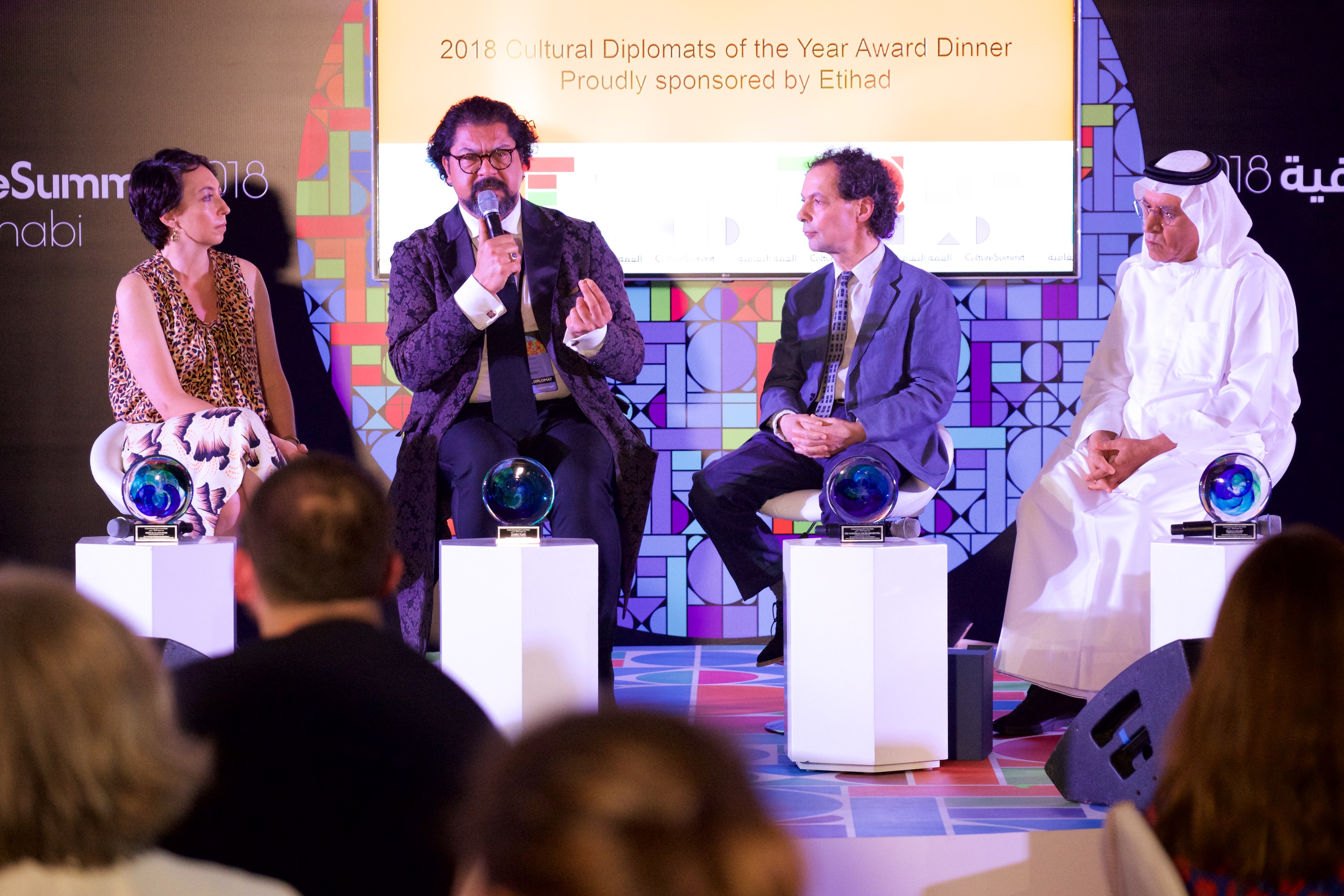 جائزة الدبلوماسية الثقافية للعام 2018_من اليسار جمانة زين الخوري - كريم وصفي - مارشال ماركوس - عبد الرحيم شريف (1)