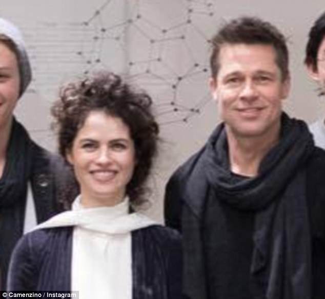4B02EF3800000578-5596499-Group_shot_Brad_Pitt_s_relationship_with_acclaimed_architect_and-a-143_1523361192280