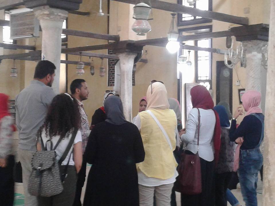 5- لوفد داخل مسجد القنائي