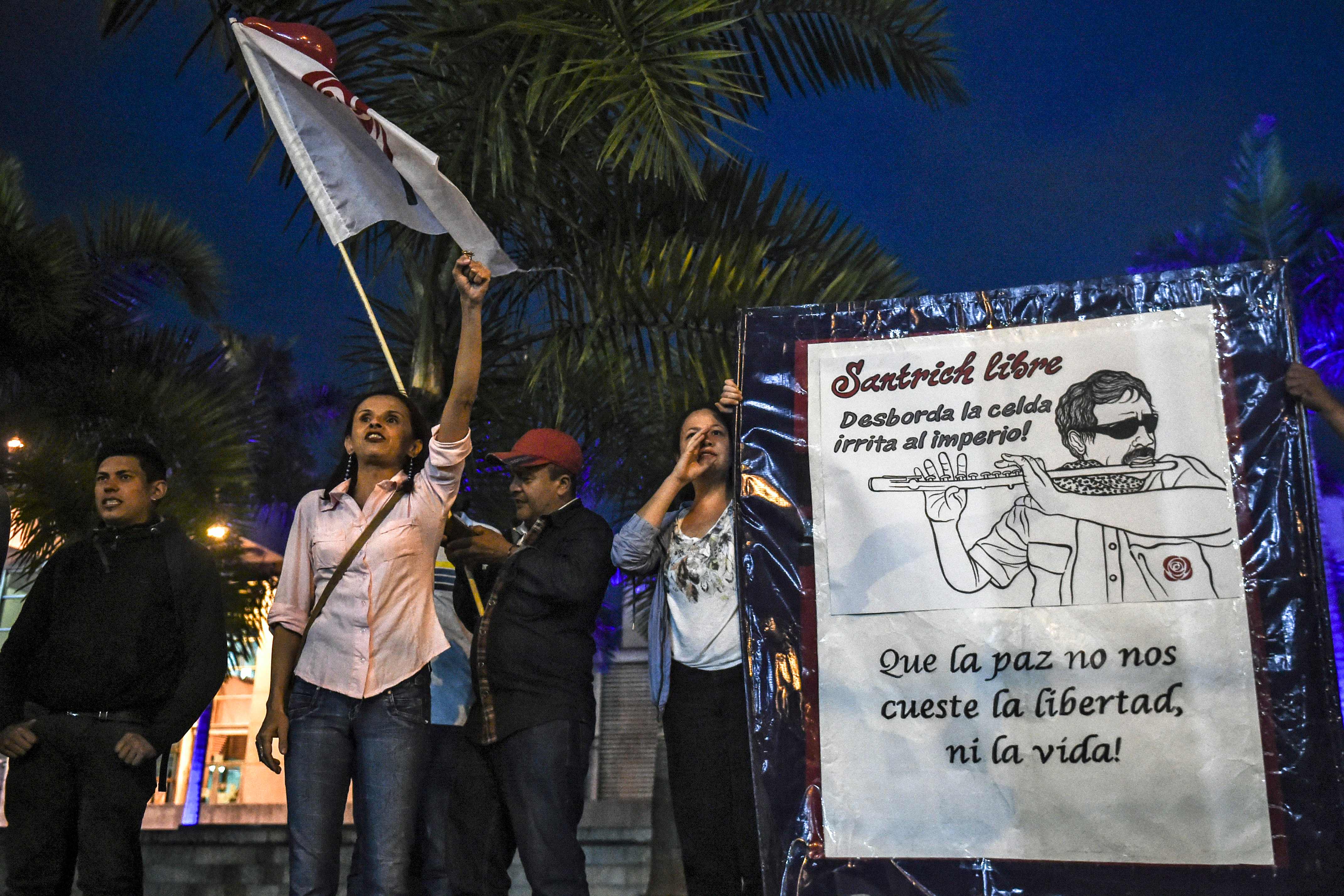مظاهرات فى كولومبيا ضد اعتقال المفاوض السابق لحركة فارك