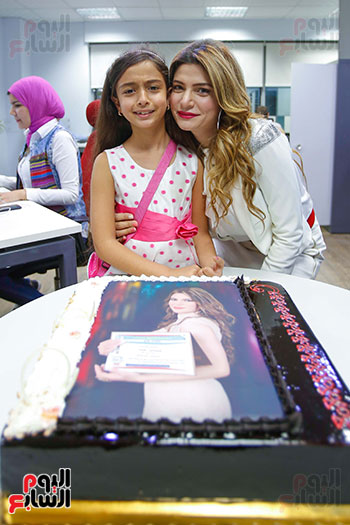 صور اليوم السابع تحتفل بحصد الزميلتين أسماء شلبى وإيمان حنا جوائز صحفية (22)