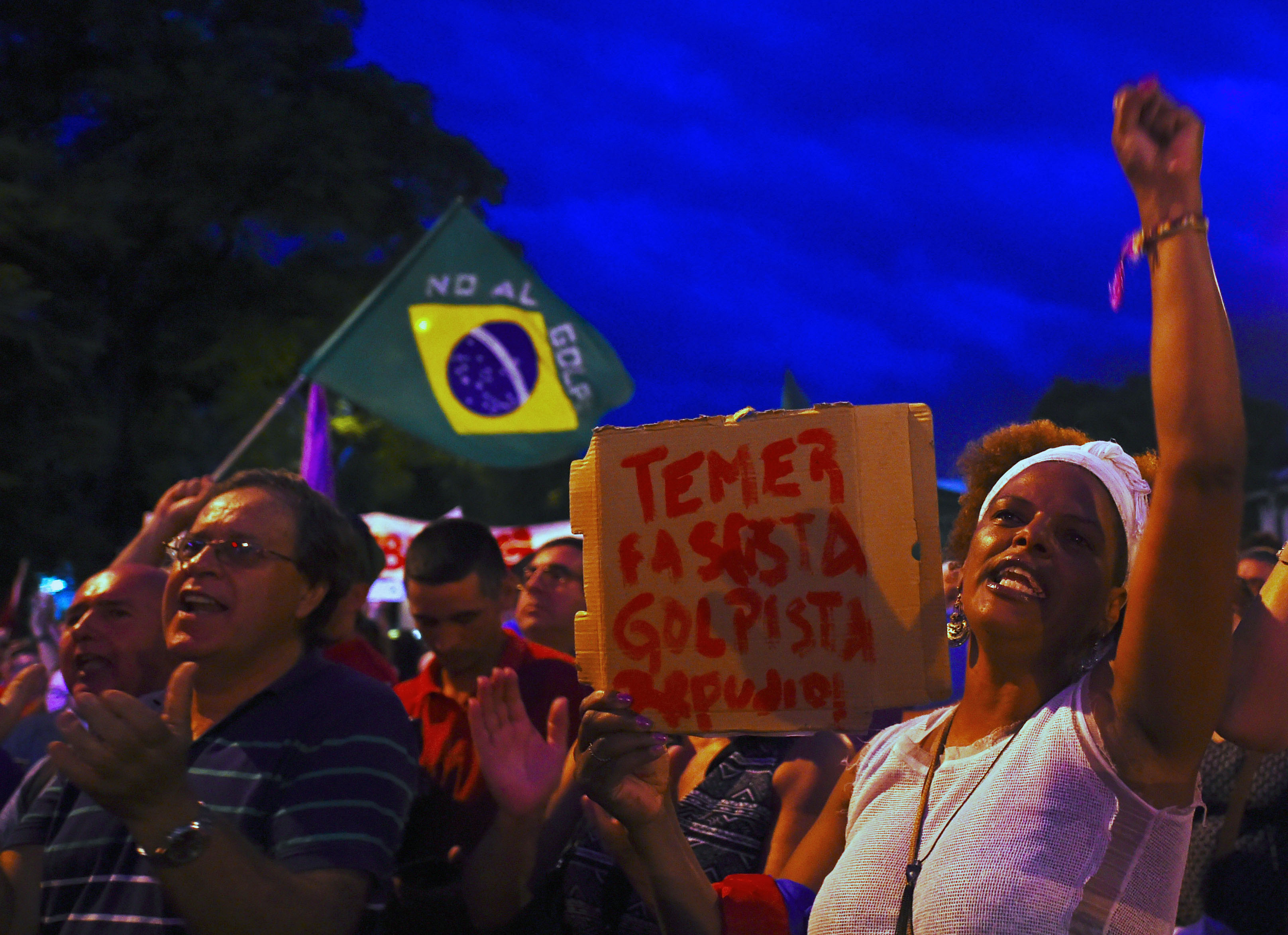 احتجاجات فى البرازيل ضد الحكم بسجن لولا دا سيلفا