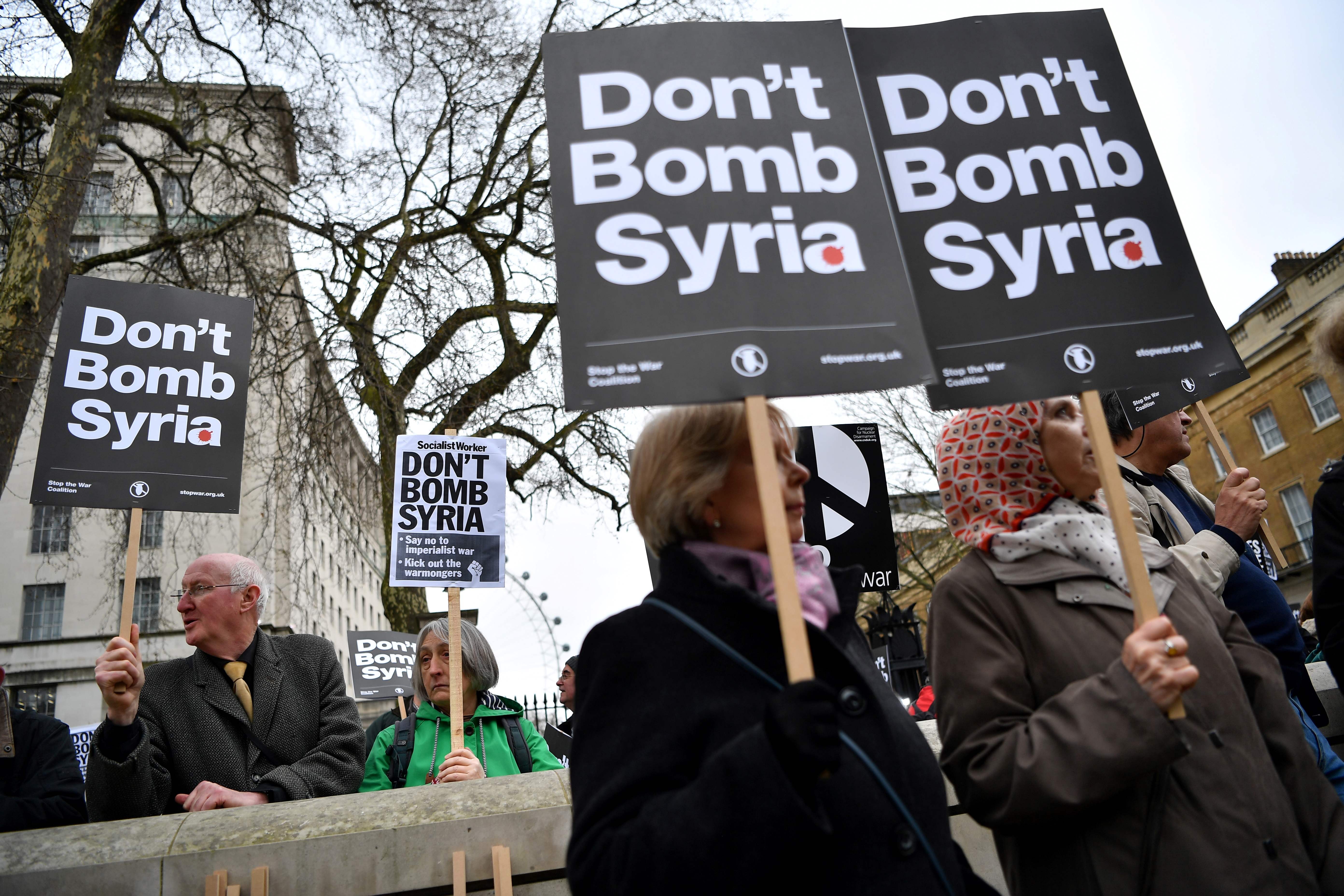 لافتات مناهضة للحرب في سوريا