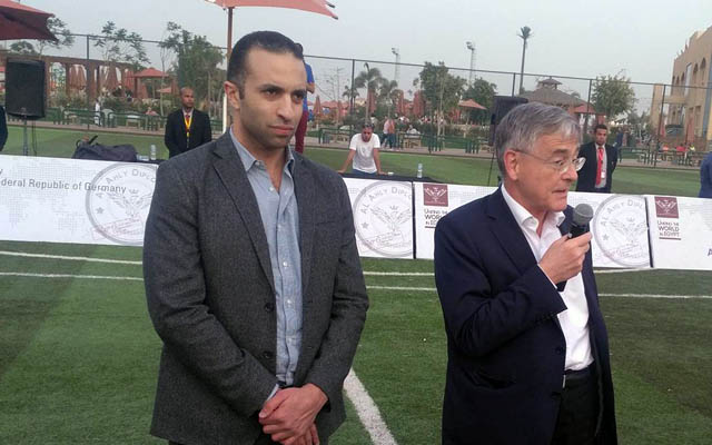 السفير الالماني مع محمد سراج الدين السفير الالماني مع محمد سراج الدين