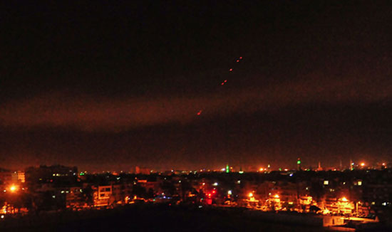 إسقاط صواريخ على بعض المواقع فى دمشق