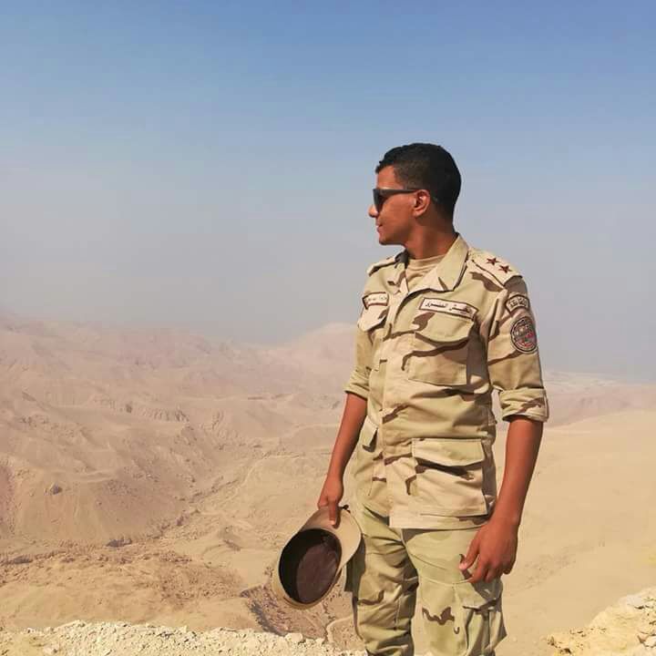 الملازم وليد صديق بصحراء سيناء