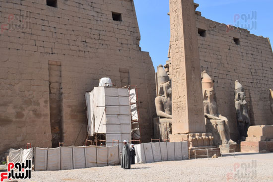 تمثال الملك رمسيس الثانى الجديد بالجهة الشرقية لواجهة معبد الأقصر يستعد للظهور للعالم الجمعة المقبل