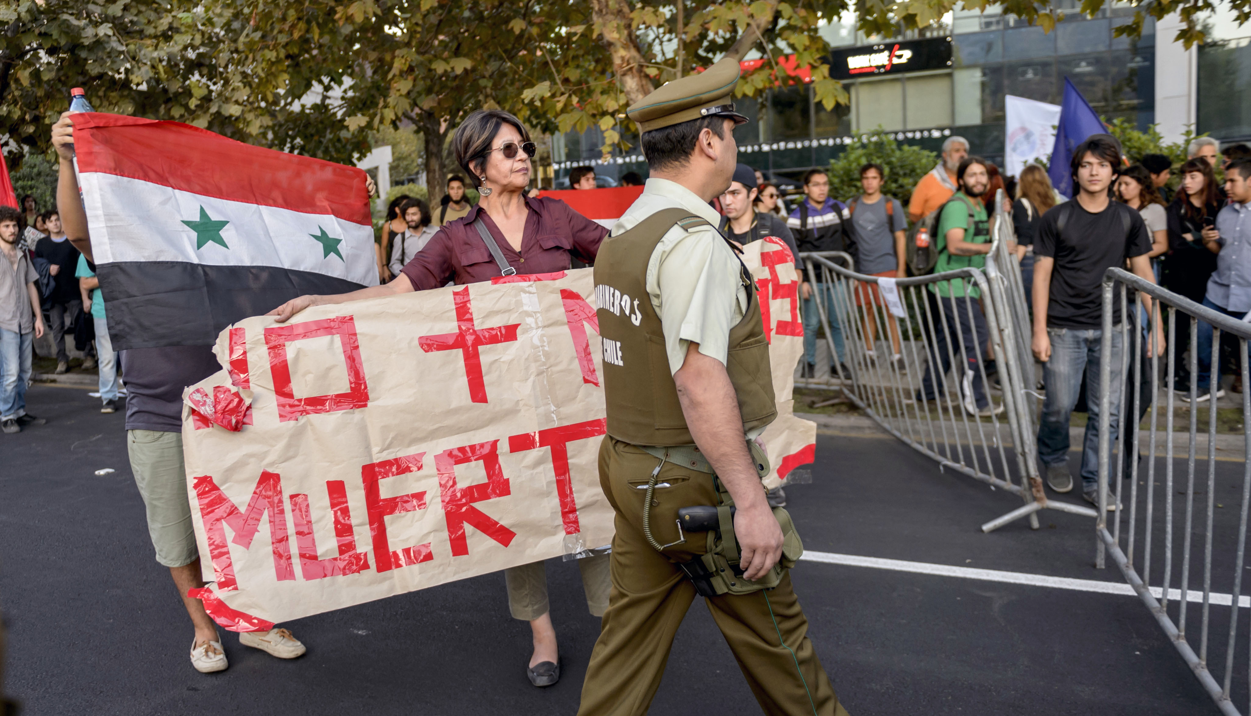 جانب من الاحتجاجات ضد العدوان على سوريا