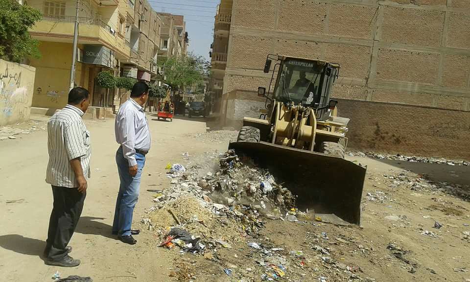 حملة نظافة بشوارع مدينة الخانكة  (4)